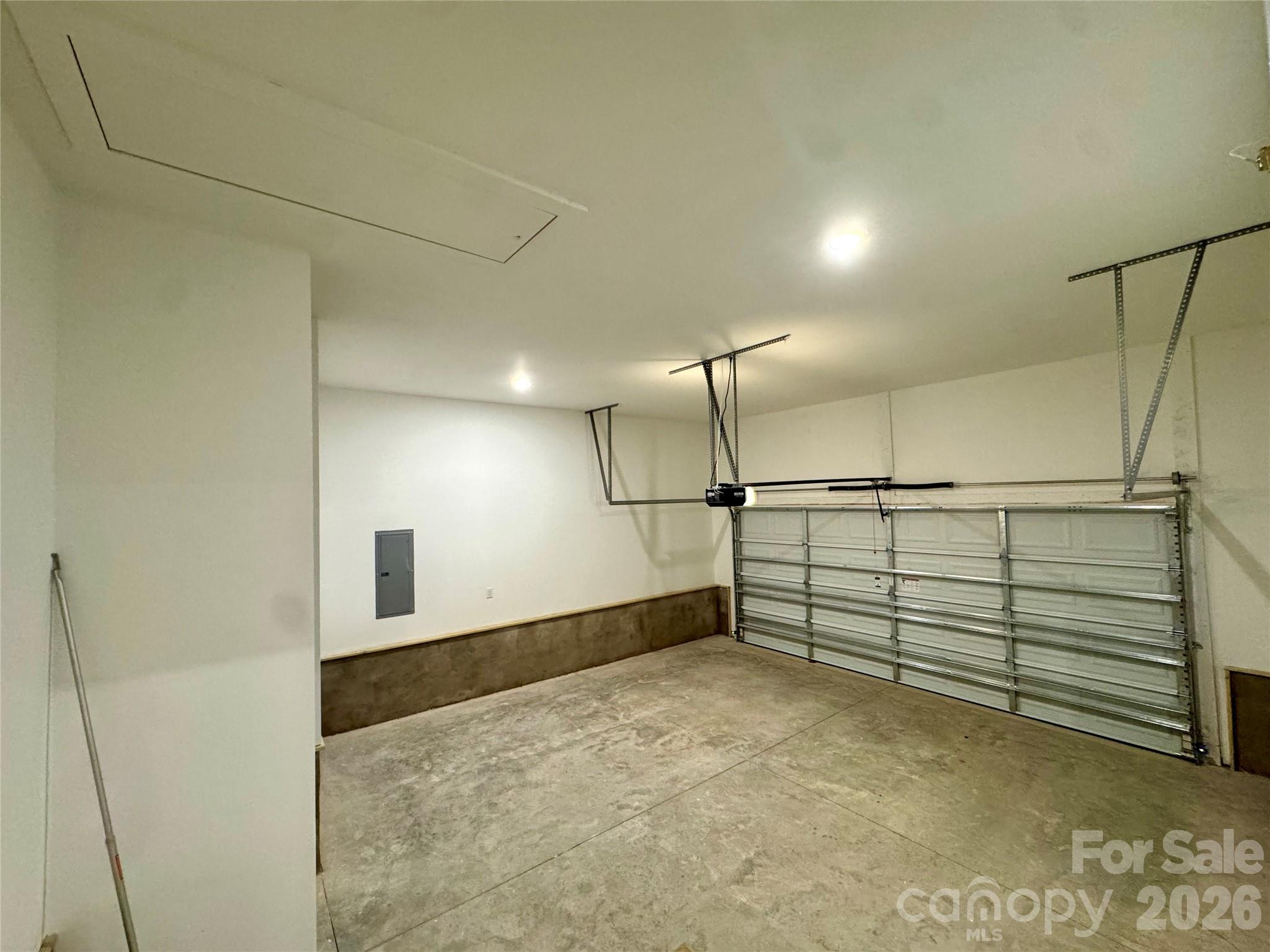 Photo 34 of 405 Scarlett Oak Court NE