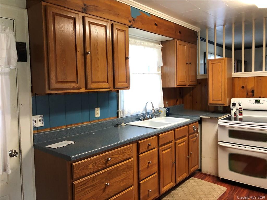 Photo 9 of 305 Rocky Ford Street