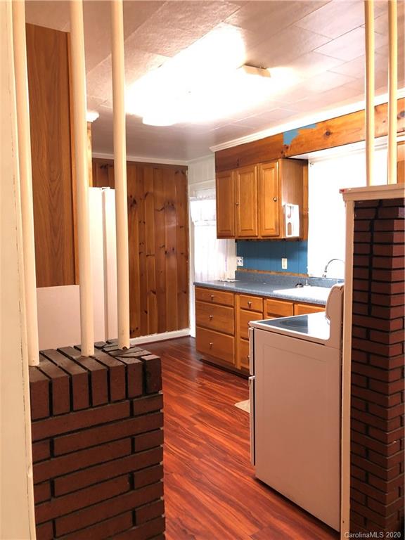 Photo 10 of 305 Rocky Ford Street