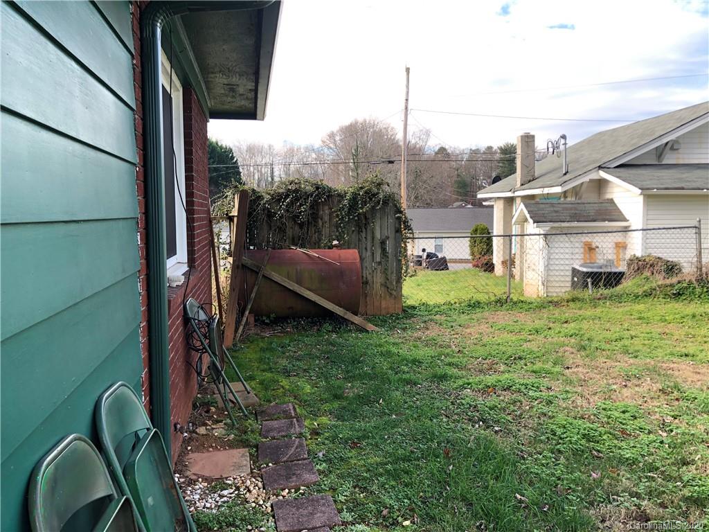 Photo 20 of 305 Rocky Ford Street