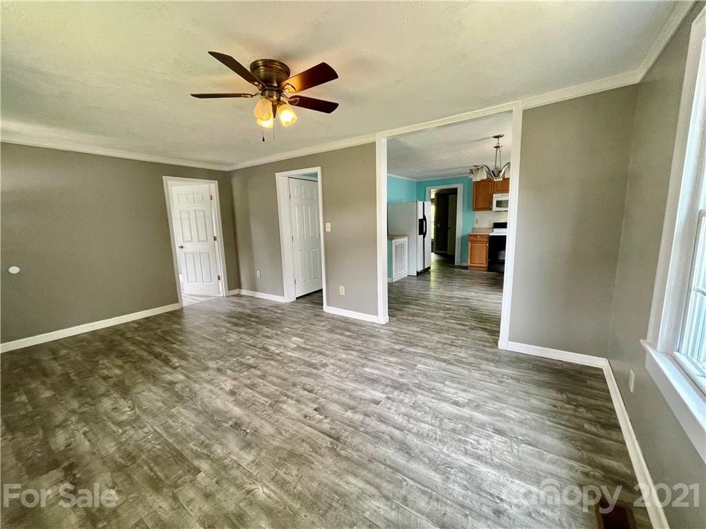 Photo 4 of 260 31st Street SW