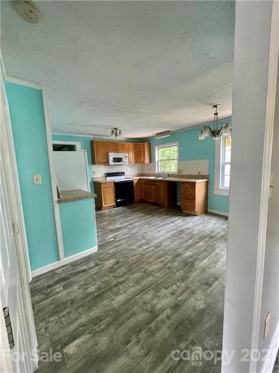 Photo 8 of 260 31st Street SW