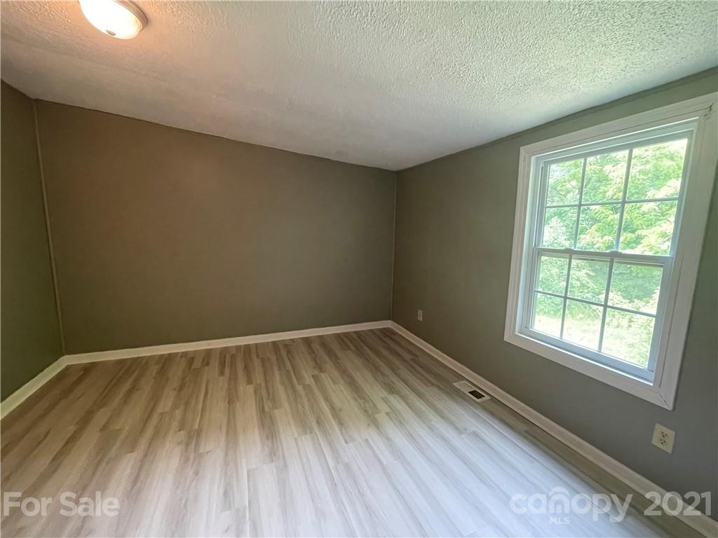Photo 10 of 260 31st Street SW