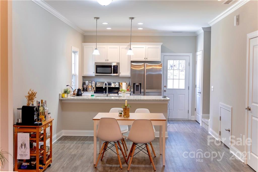 Photo 4 of 2630 14th Street NE