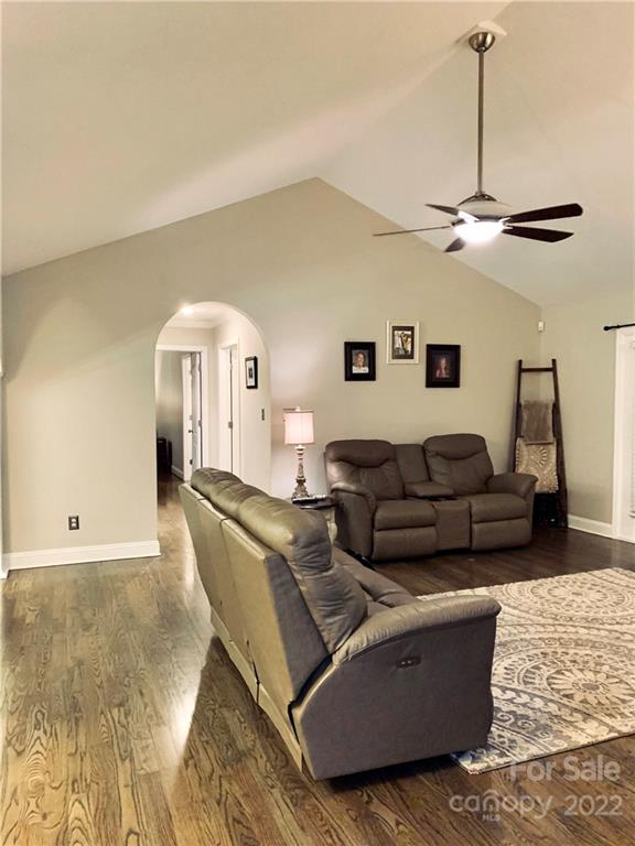 Photo 4 of 1534 Brookstone Drive