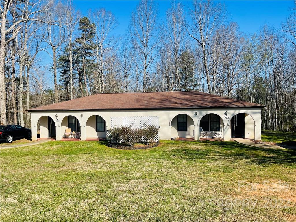 7400 R H Road, Hickory